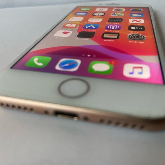 IPHONE 8 64GB GOLD UNLOCKED GOOD CONDITION - Picture 3 of 4